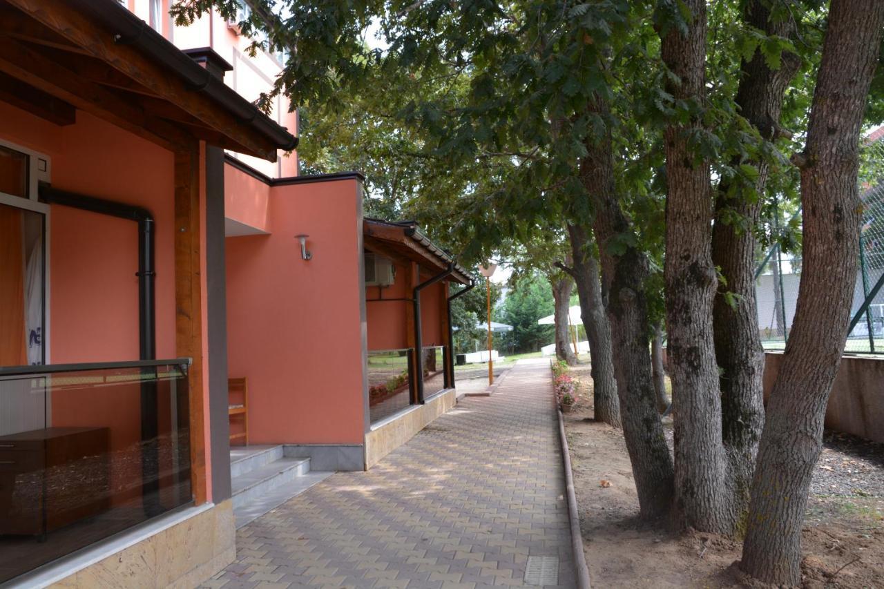 Hotel Neva Kiten  Exterior foto